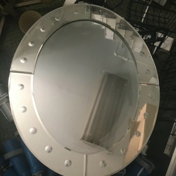 Oval mirror